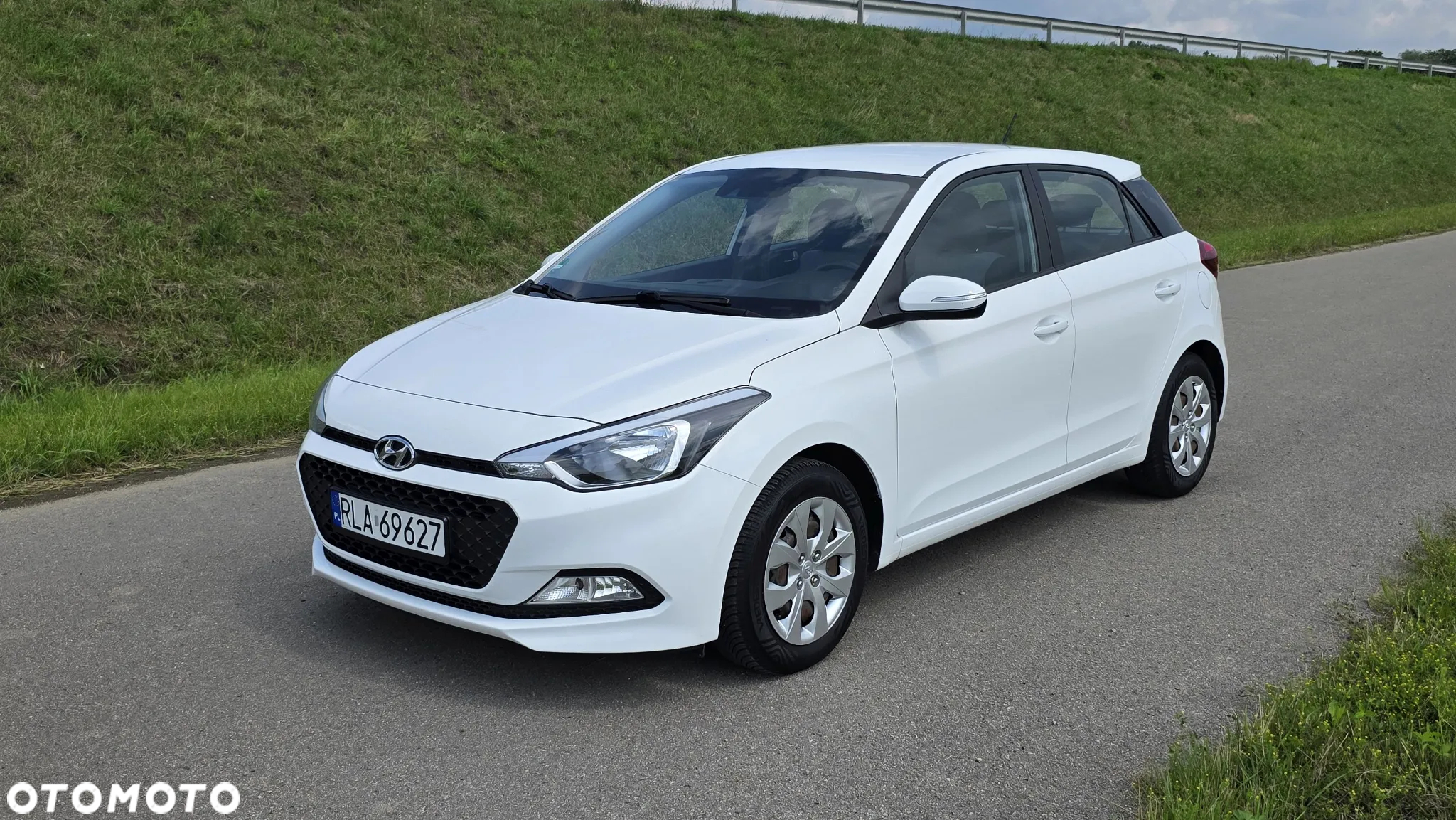Hyundai i20 1.2 Trend - 14