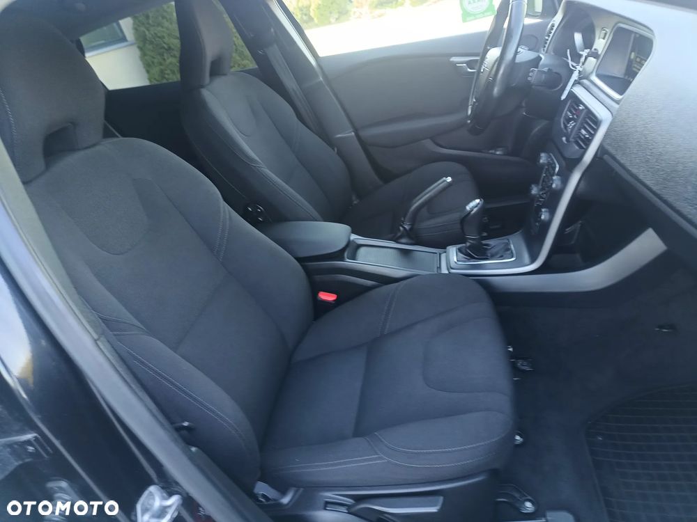 Volvo V40 D4 Momentum - 16