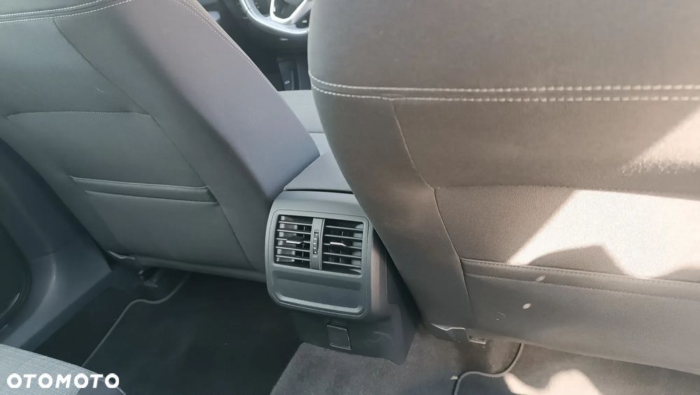 Volkswagen Passat Variant 2.0 TDI EVO Business DSG - 23