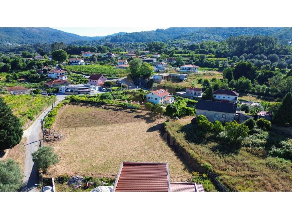 Terreno com 1402m² e c/ Projeto Aprovado | Cepões - Ponte de Lima - Grande imagem: 3/8