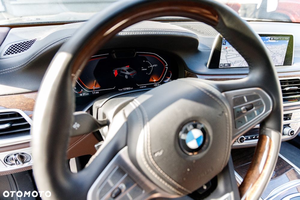 BMW Seria 7 750Li xDrive sport - 14