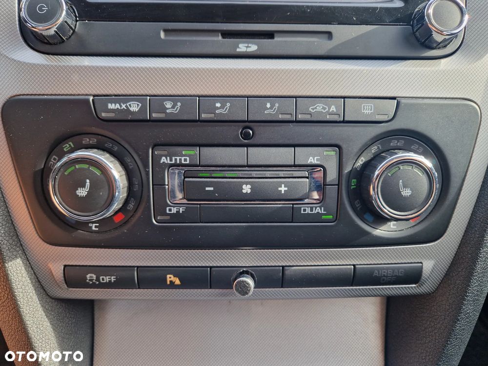 Skoda Octavia 2.0 TSI DSG RS - 23