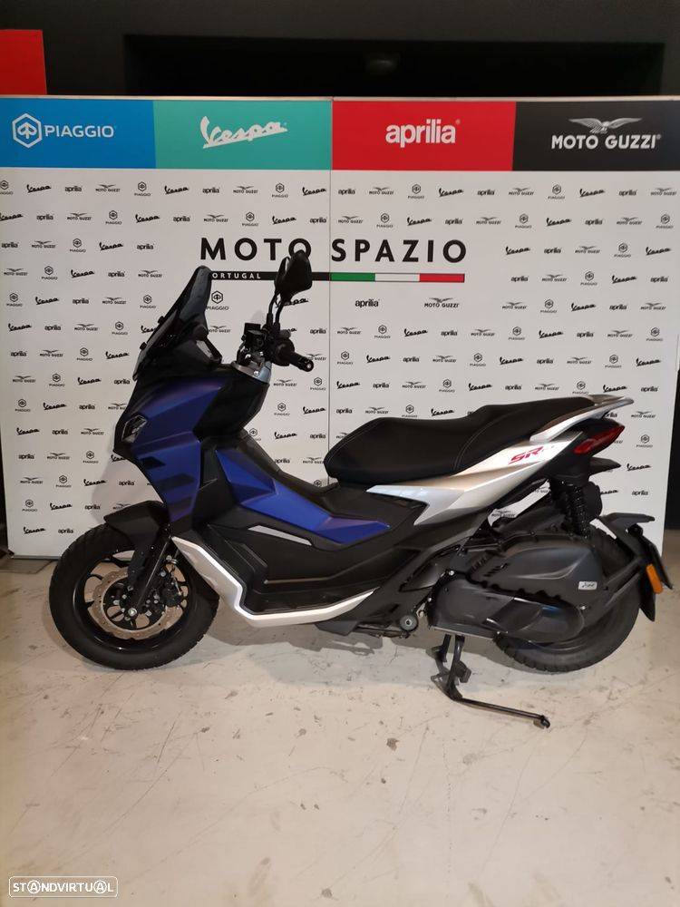 Piaggio 125 SR GT - 2