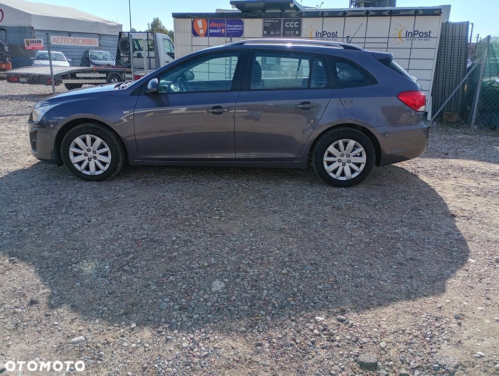 Chevrolet Cruze 1.6 LS - 29