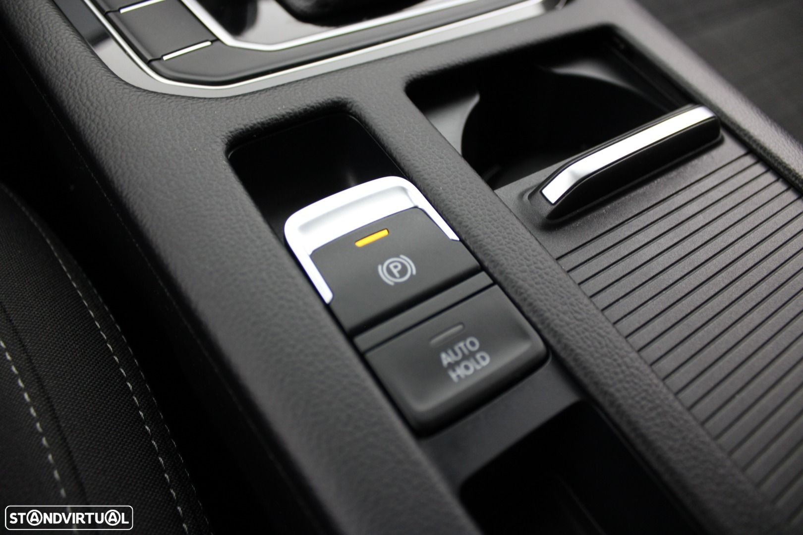 VW Passat Variant 1.6 TDI Business DSG - 28