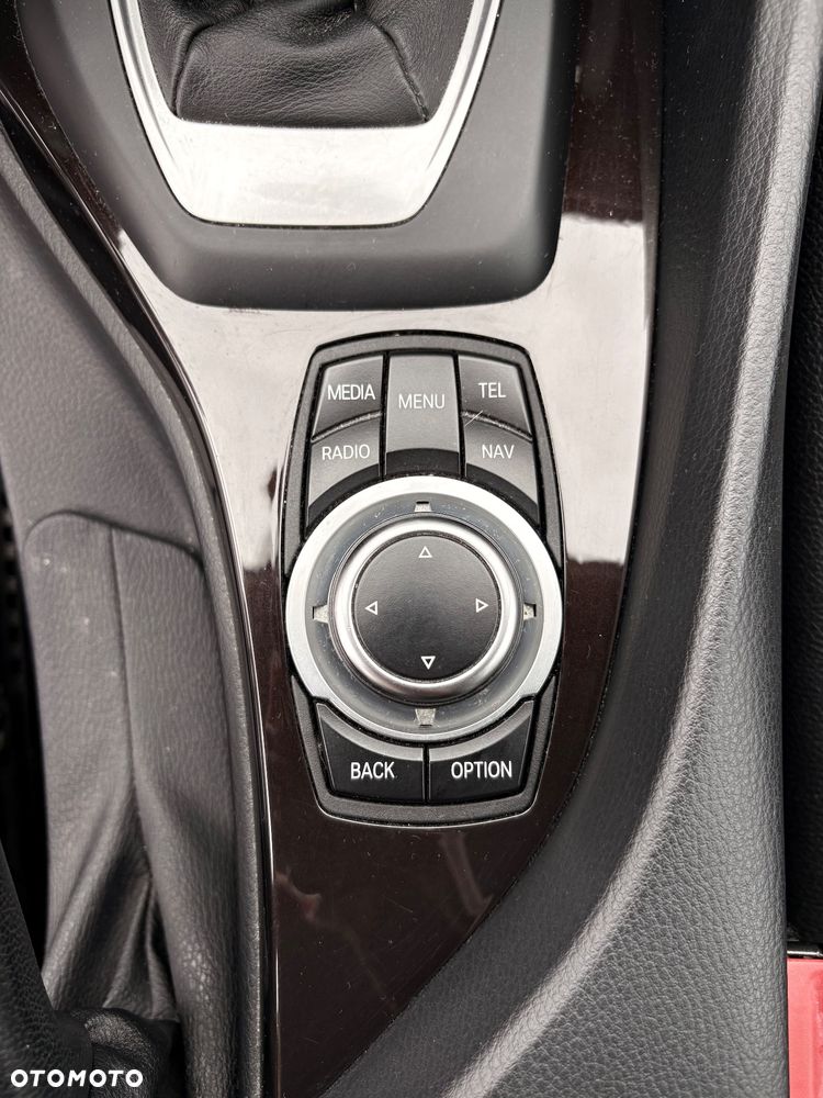 BMW X1 sDrive18d - 15