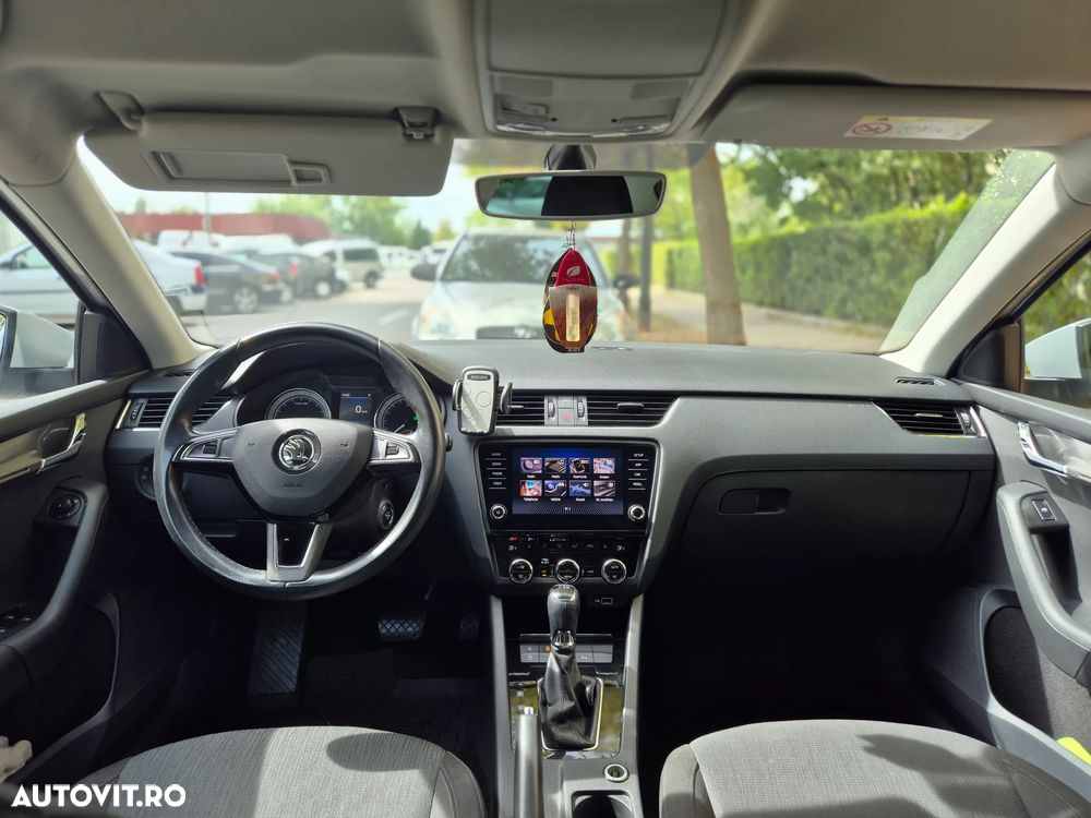 Skoda Octavia 2.0 TDI DSG Ambition - 7