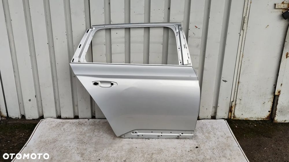 DRZW TYLNE PRAWE TYŁ SKODA SUPERB III B8 (3V) KOMBI 2015- 3V9833312 - 2