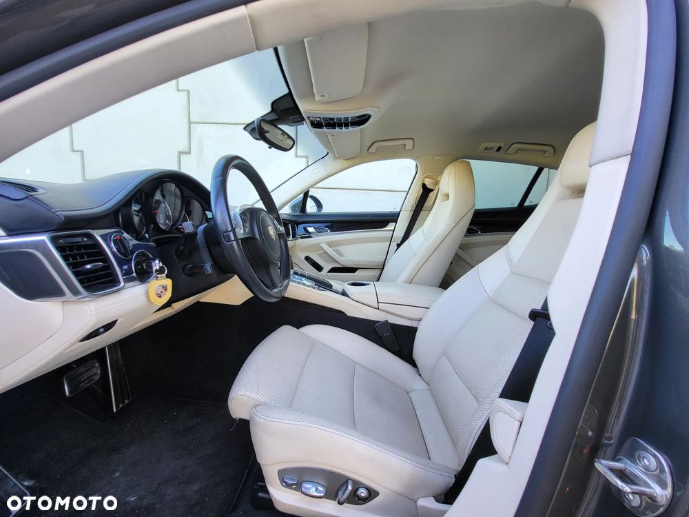 Porsche Panamera PDK - 7