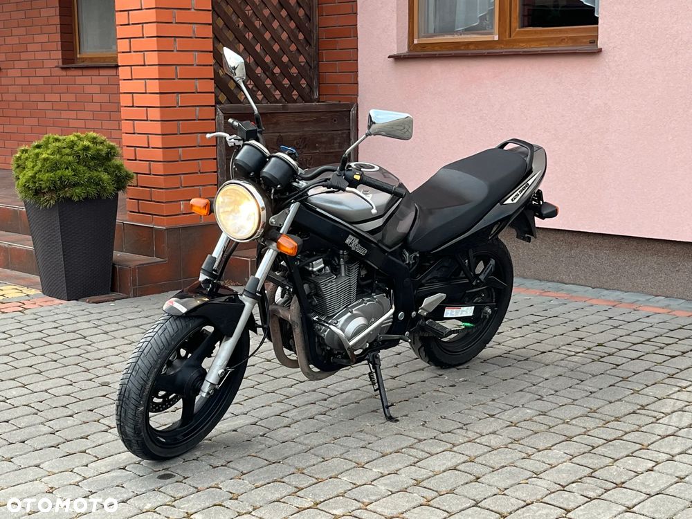 Suzuki GS - 3