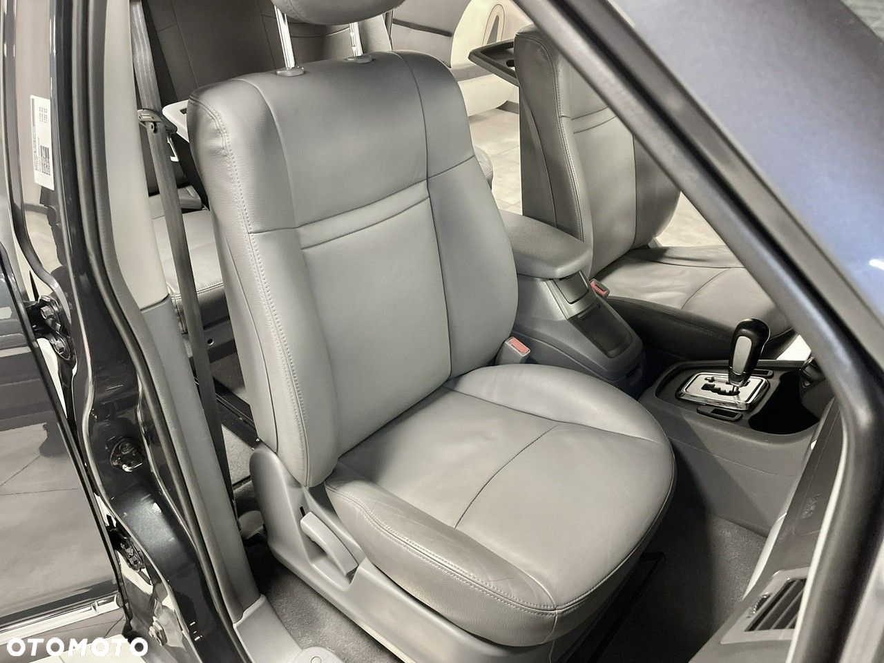 SsangYong/KGM Rodius RD 270 2WD Automatik Xdi s - 31