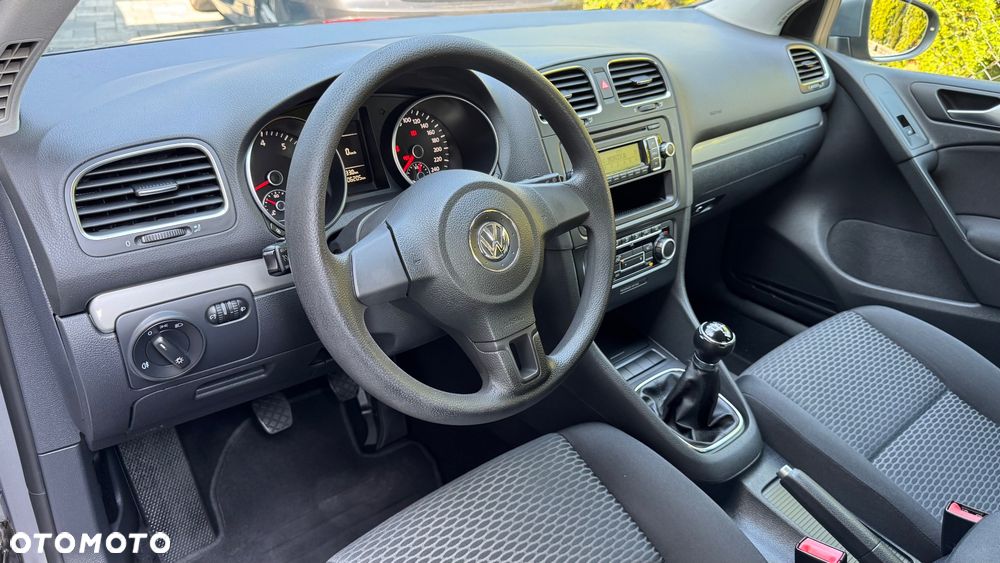 Volkswagen Golf 1.6 Comfortline - 28
