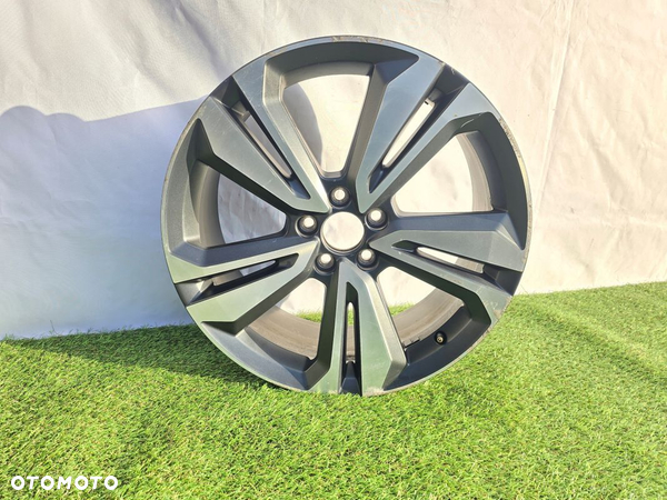 FELGA VOLVO V60 II 2 XC70 R-DESIGN 8x19 ET55 5x108 31680201