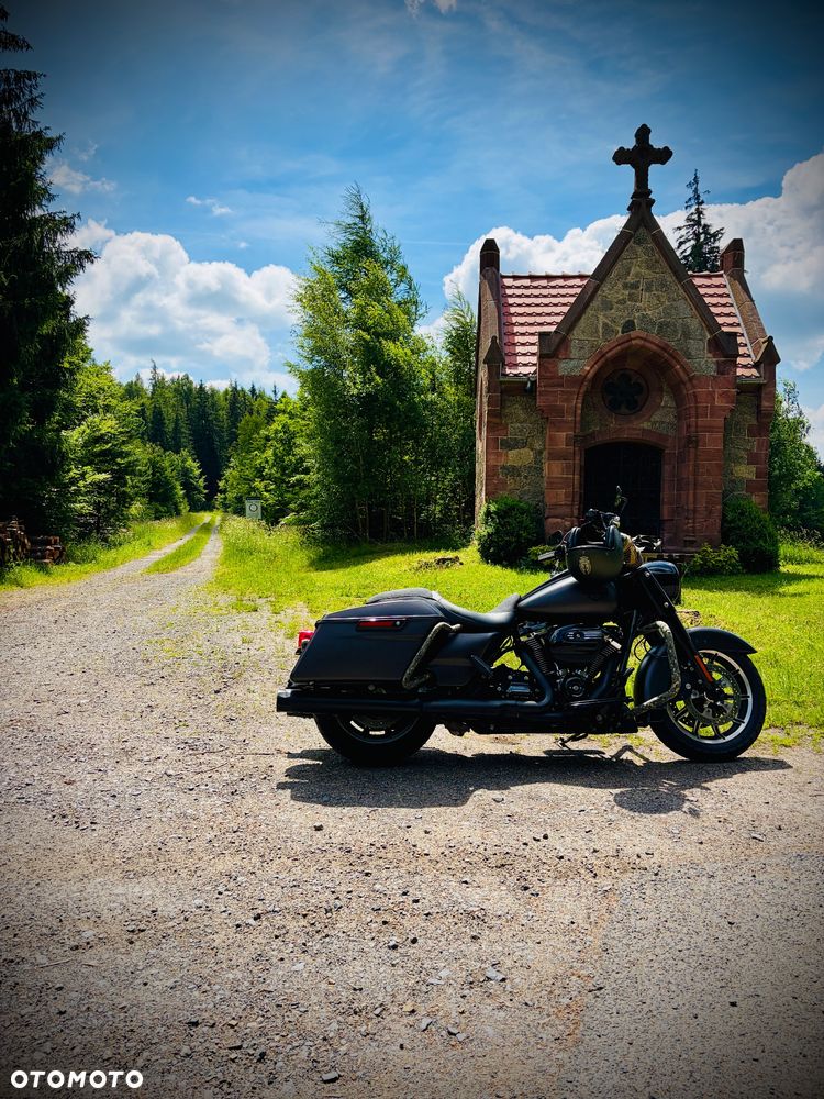 Harley-Davidson Touring Road King - 2