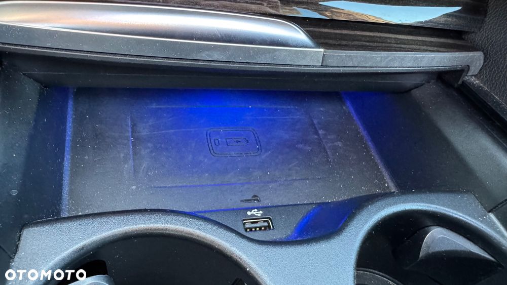 BMW Seria 5 M550i xDrive - 15