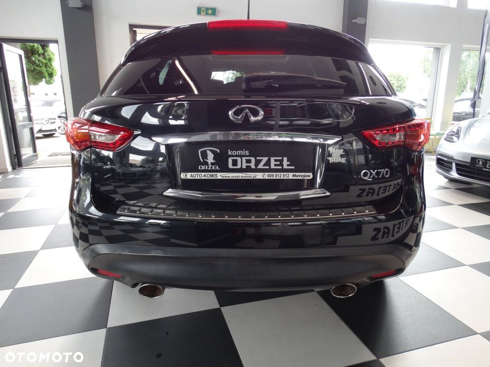 Infiniti QX70 - 6