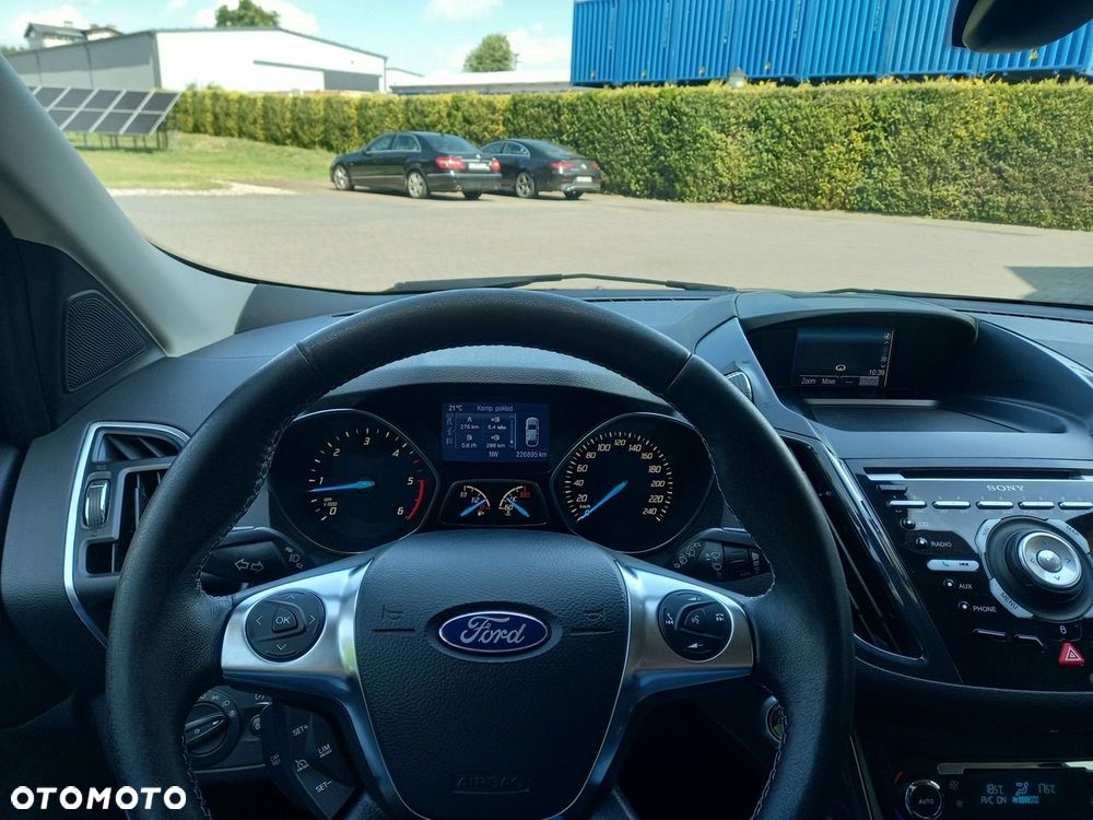 Ford Kuga 2.0 TDCi 2x4 Titanium - 28