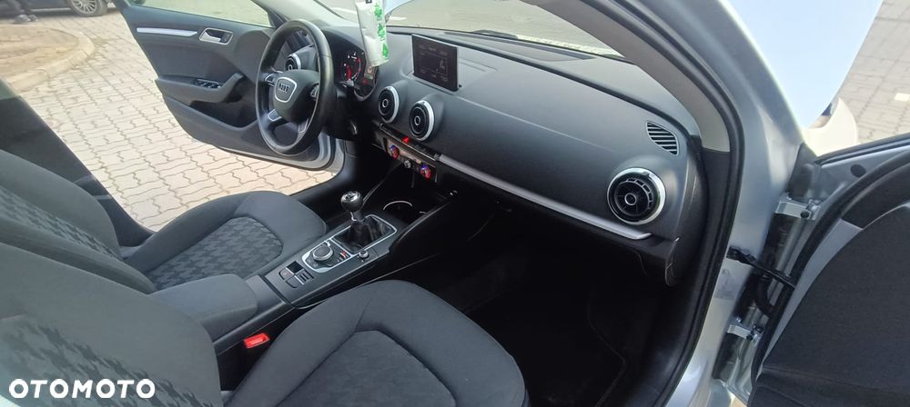 Audi A3 Limousine 1.6 TDI Ambiente - 17