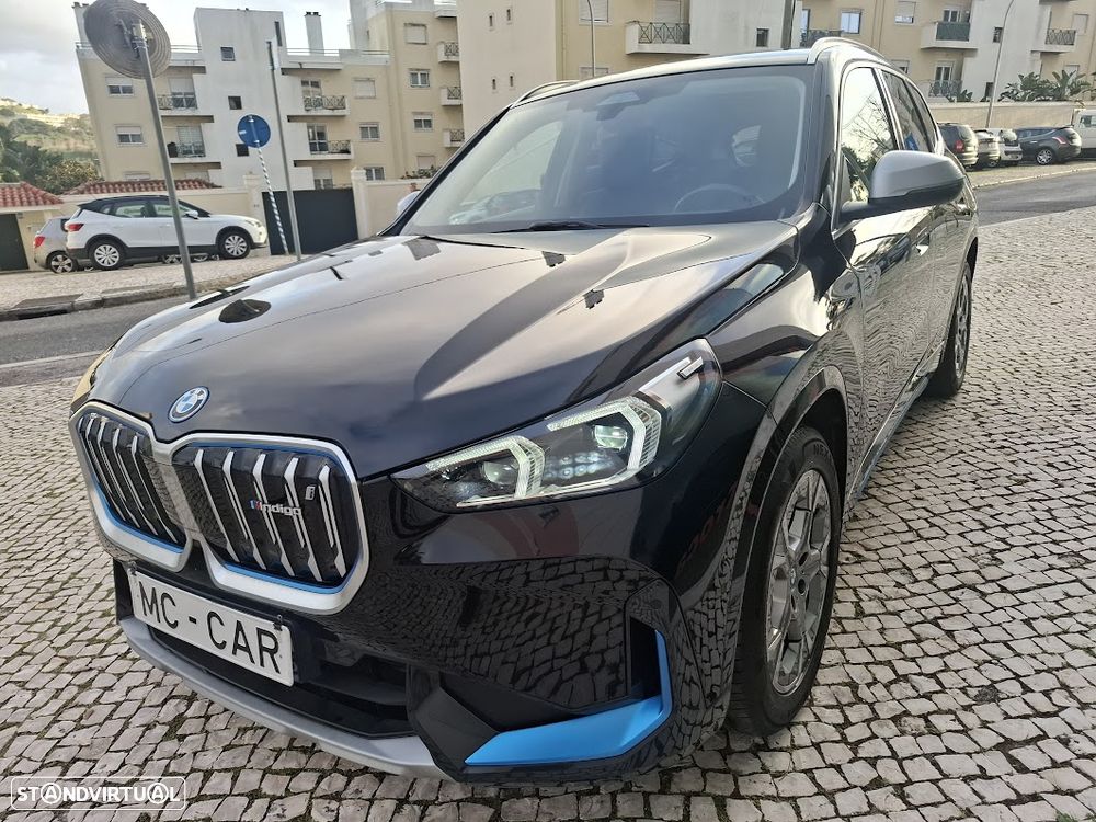 BMW iX1 xDrive30 xLine - 4