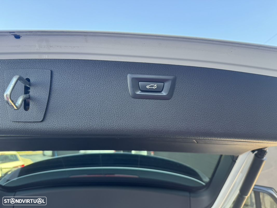 BMW 320 d Touring xDrive Pack M Auto - 10