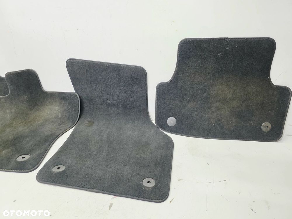 DYWAN DYWANIKI MATERIAŁ WELUR AUDI A3 8V 8V1864435 8V1864436 QA5 - 4