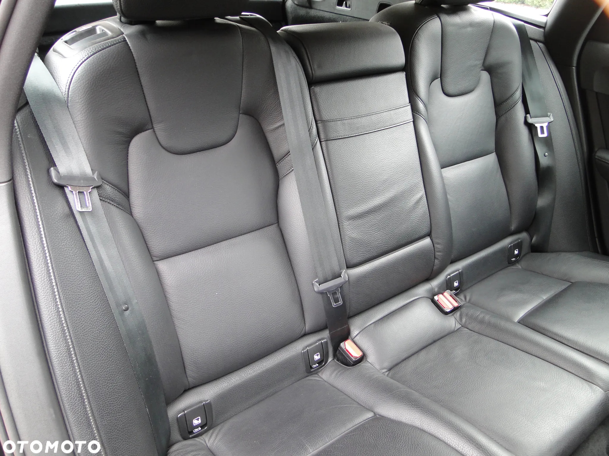 Volvo V90 D4 Momentum Pro - 33