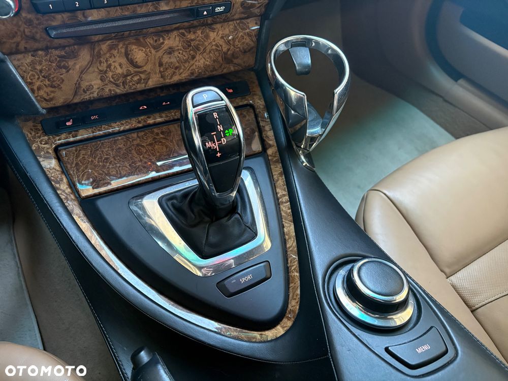 BMW Seria 6 650 i - 23