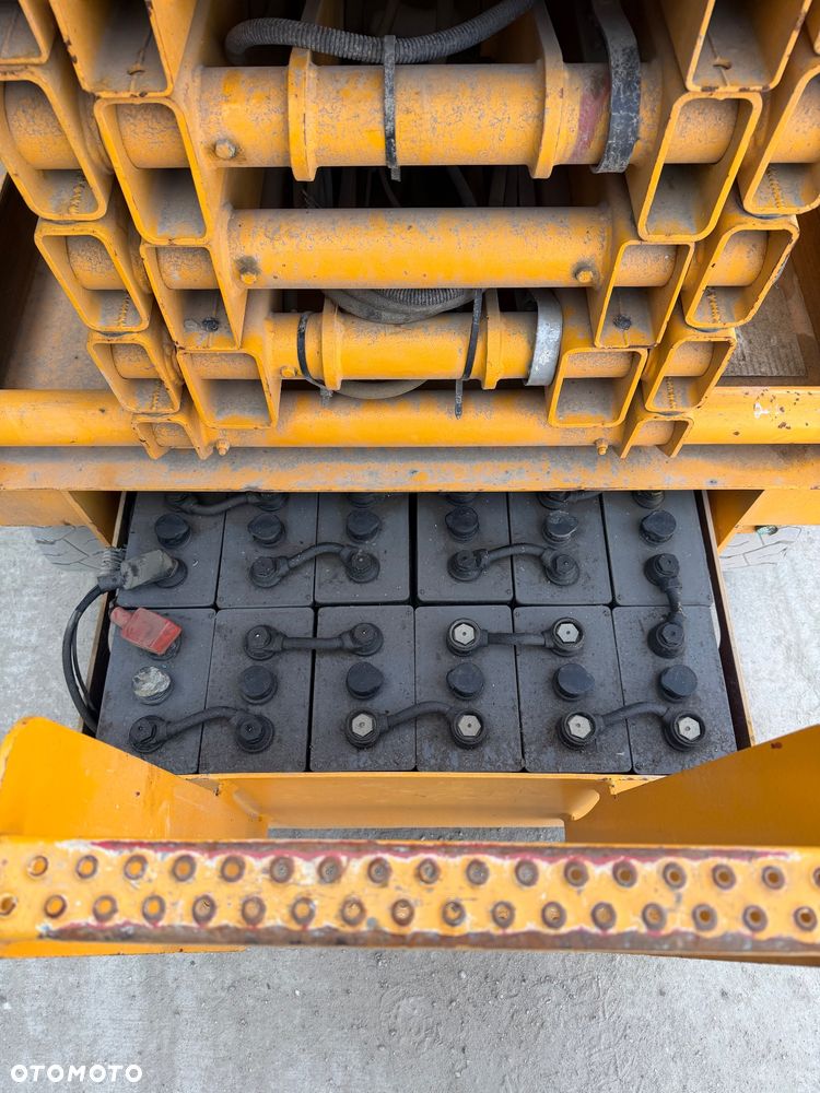 Haulotte Compact12 - 6