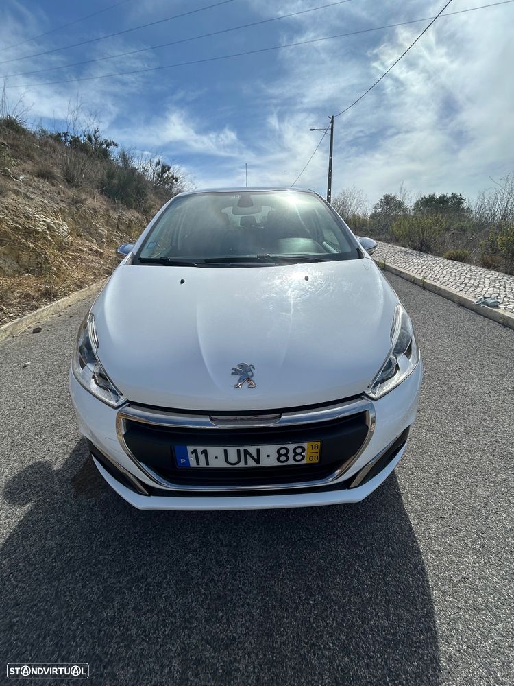 Peugeot 208 2018 photo 2