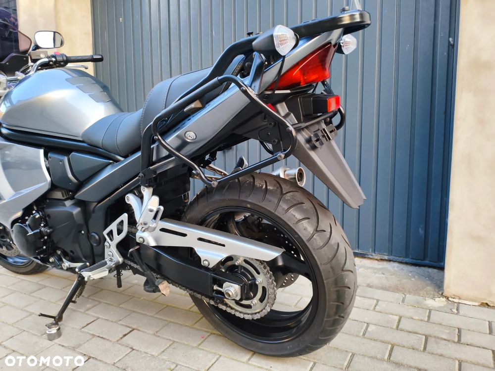 Suzuki GSX - 22