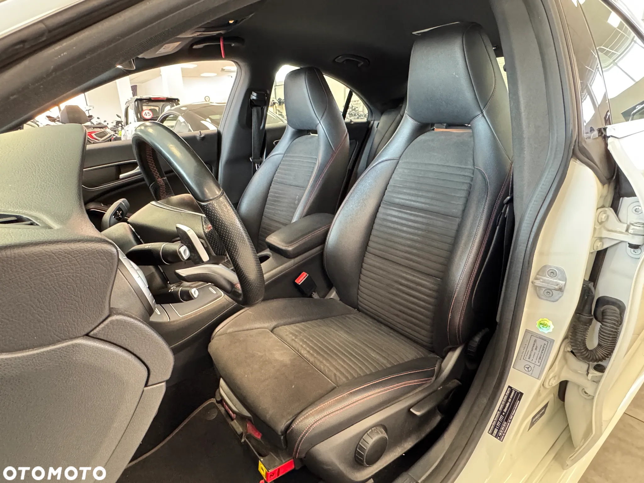 Mercedes-Benz CLA 200 7G-DCT - 7