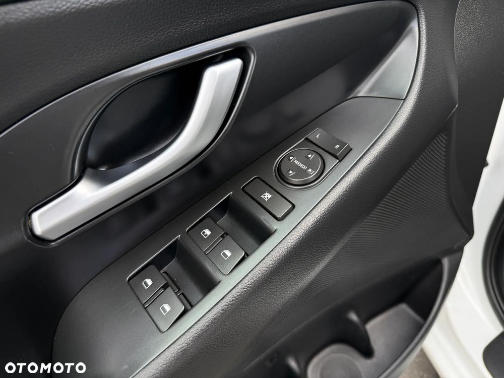 Hyundai i30 1.4 Classic + - 38