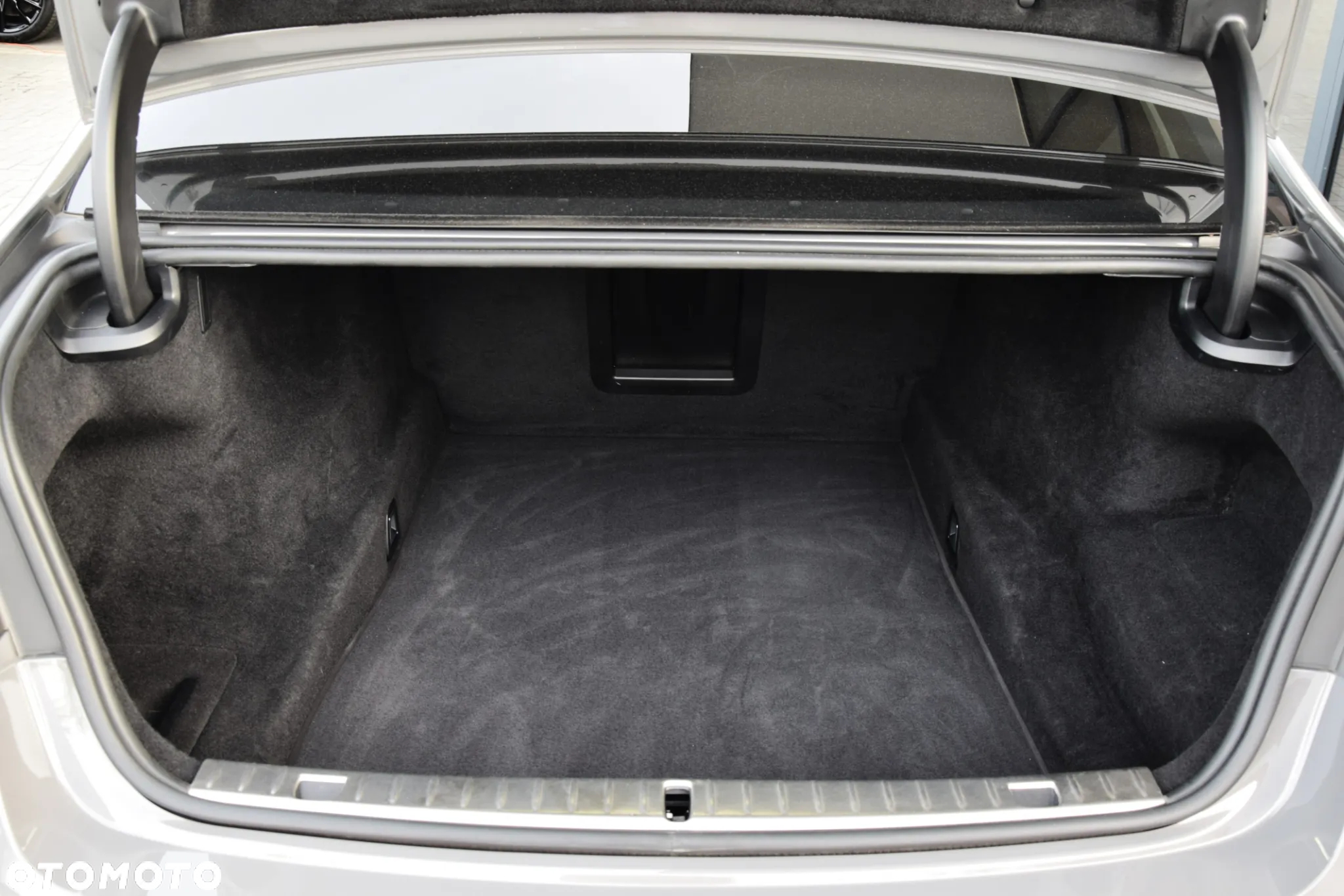 BMW Seria 7 - 26