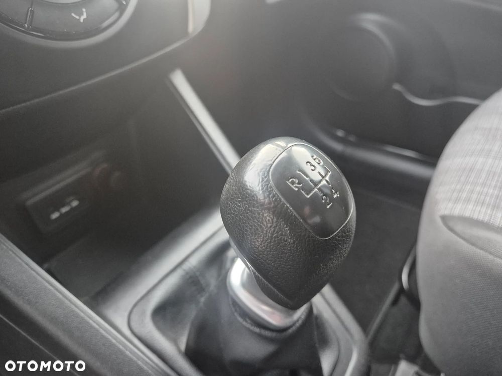 Kia Venga 1.4 CVVT ISG Vision - 19