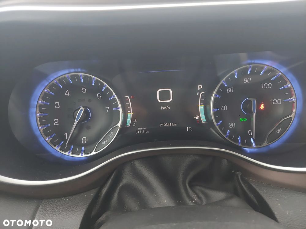 Chrysler Pacifica - 6