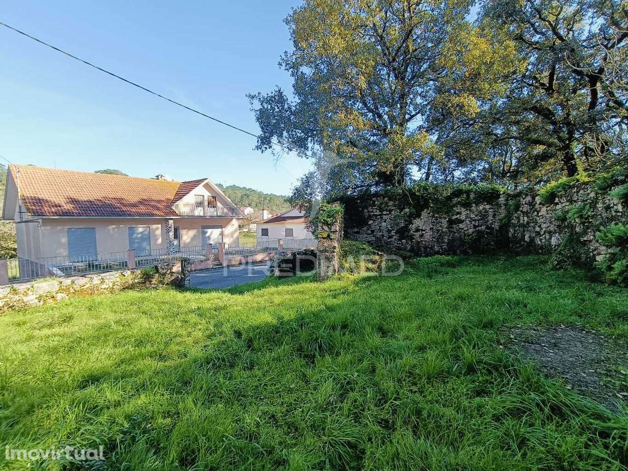 Moradia  T2 para recuperar (S. Mamede) - Grande imagem: 2/24