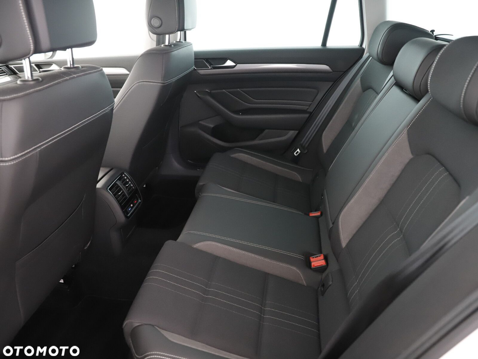 Volkswagen Passat - 10