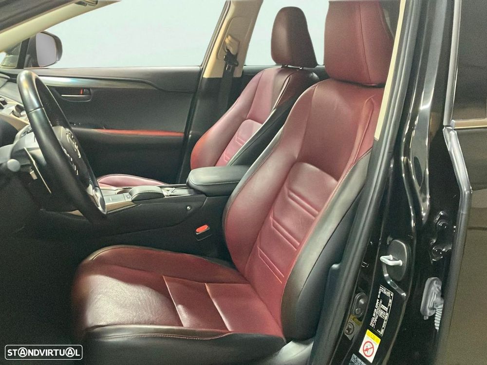 Lexus NX 300h Executive - 15
