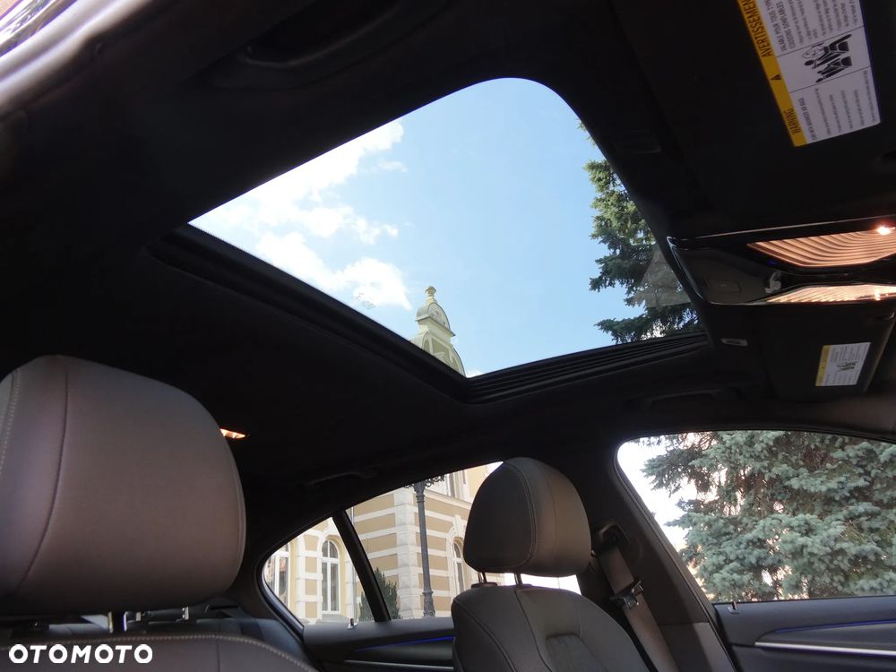 BMW Seria 5 540i xDrive M Sport Edition - 15