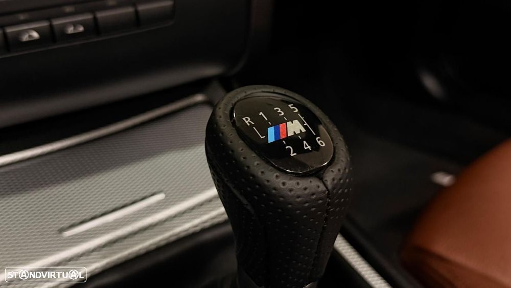 BMW 118 i Limited Edition Lifestyle c/ M Sport Pack - 16