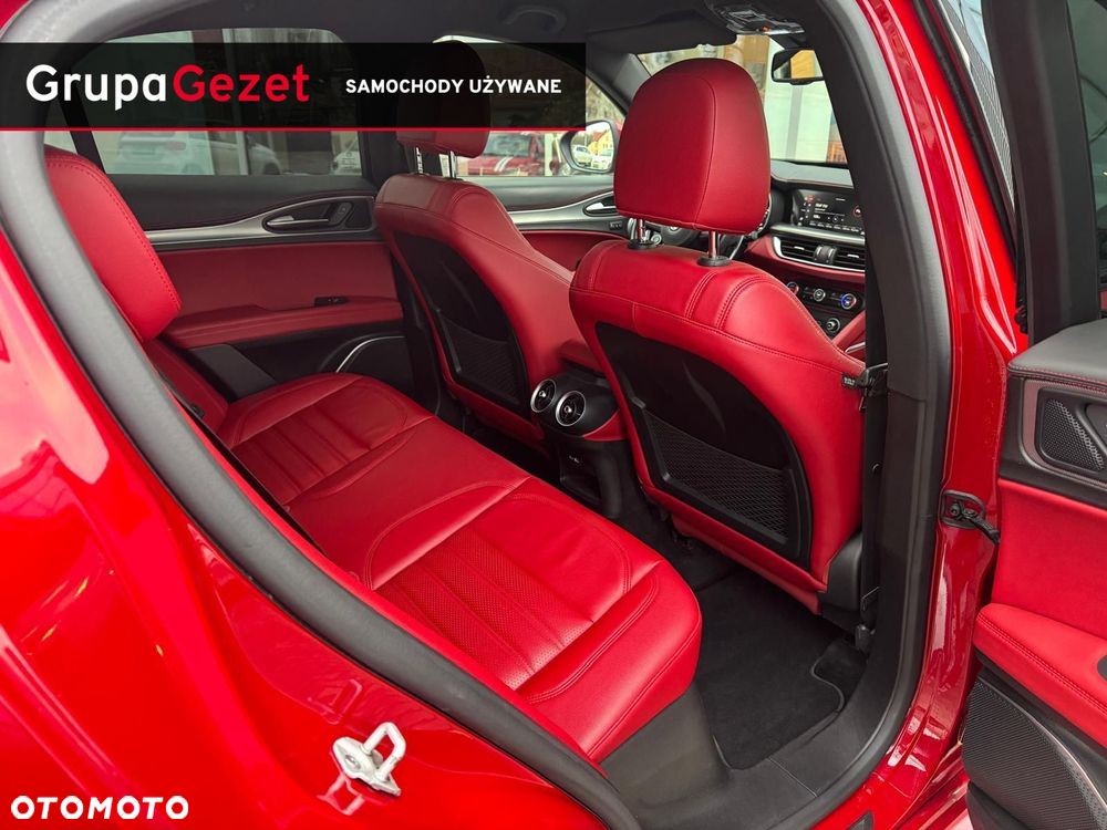 Alfa Romeo Stelvio - 12