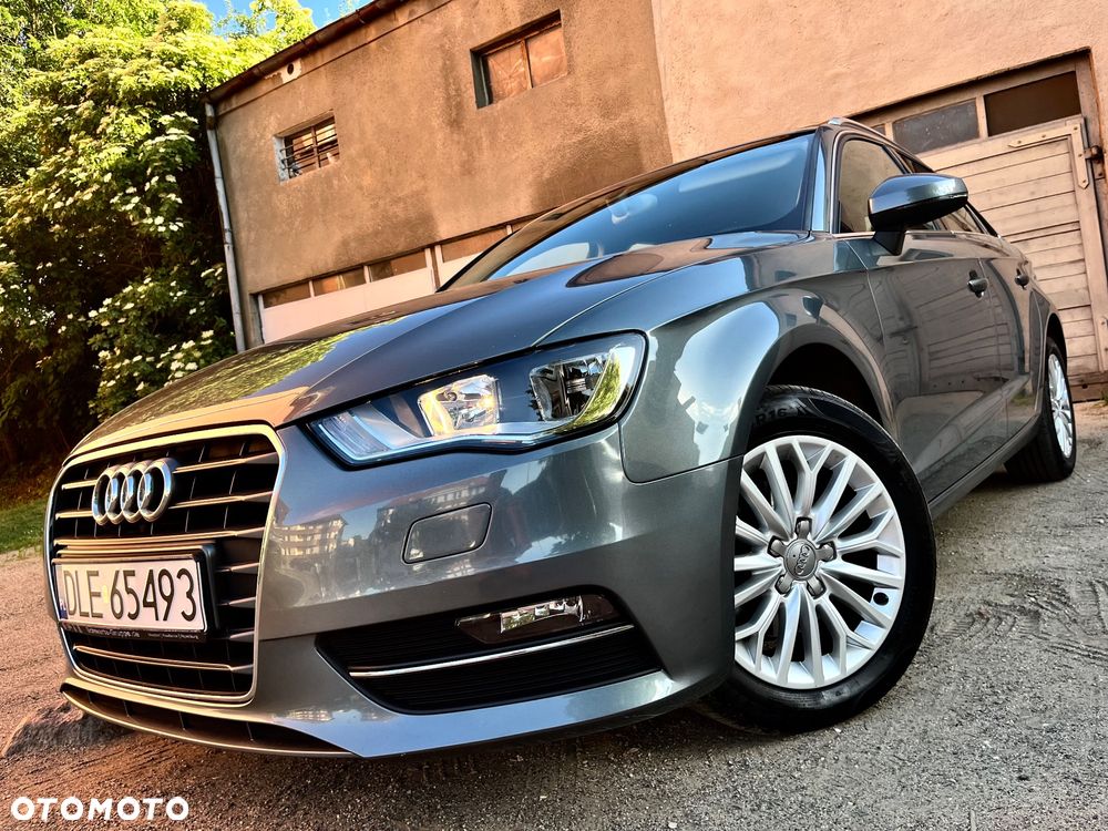 Audi A3 Sportback 1.6 TDI DPF S tronic Ambiente - 1