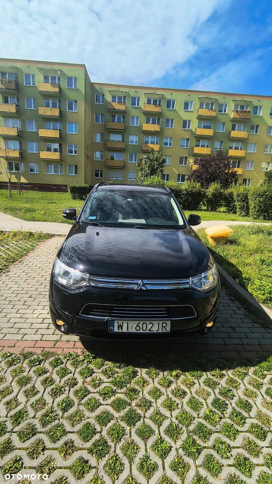Mitsubishi Outlander Instyle NAVI + - 3