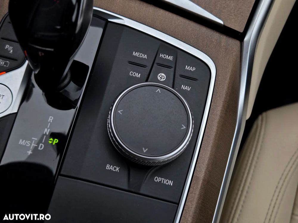 BMW Seria 3 330e iPerformance Luxury Line - 31