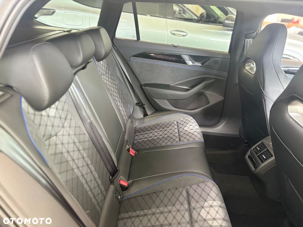 Volkswagen Passat Variant - 12