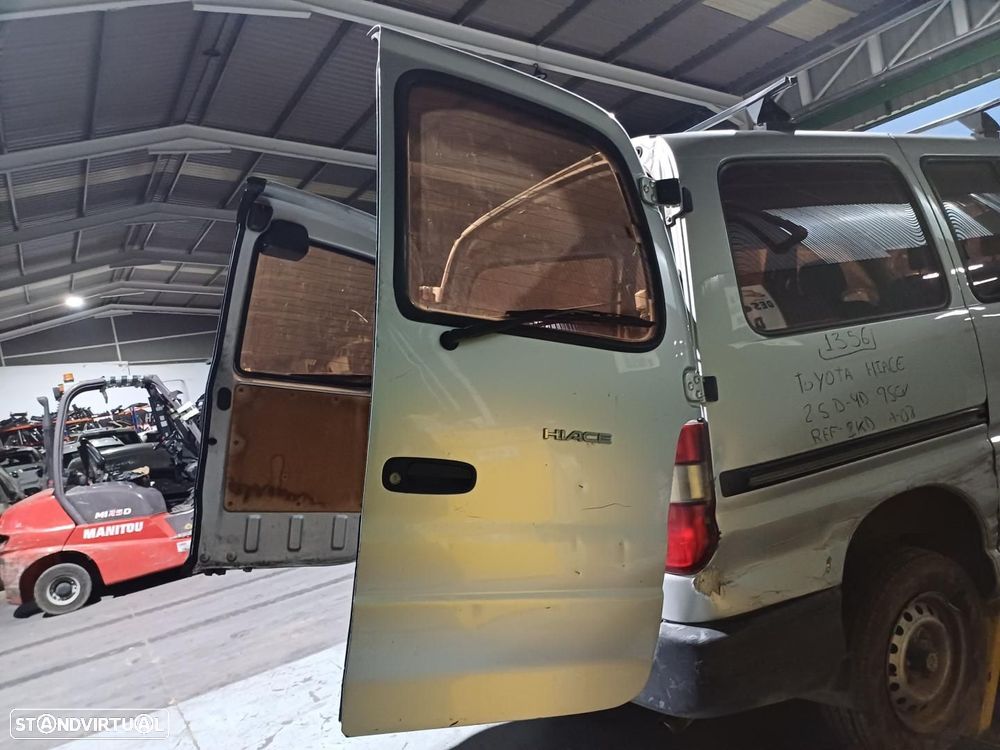 PORTA TRASEIRA DIREITA TOYOTA HI-ACE - 1