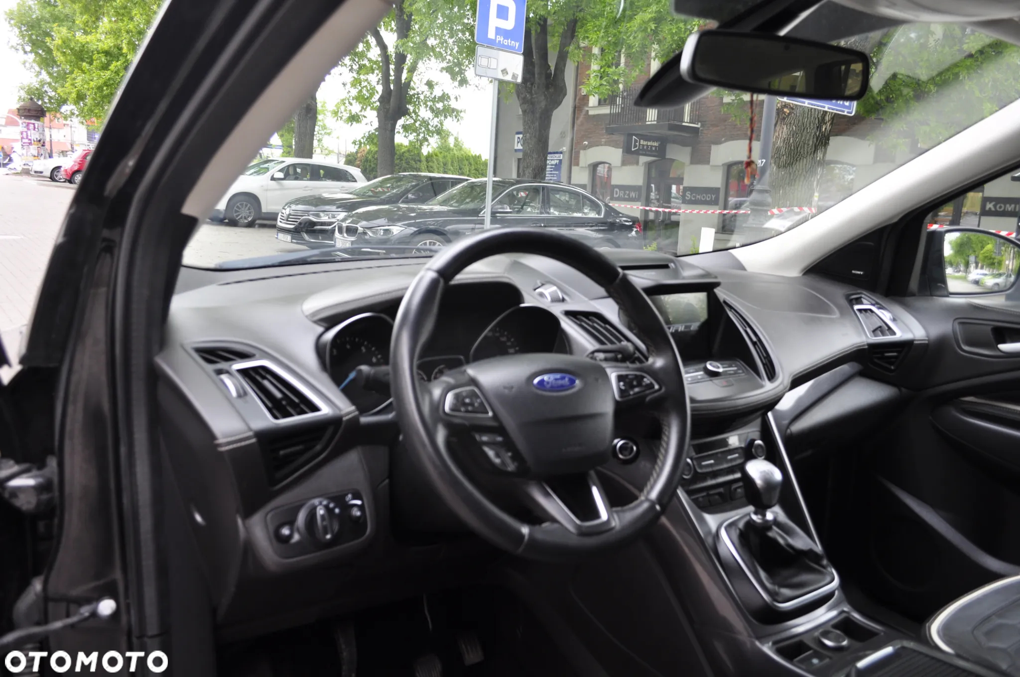 Ford Kuga 1.5 EcoBoost 2x4 Titanium - 24