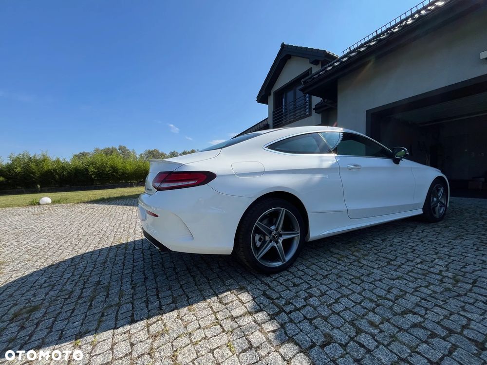 Mercedes-Benz Klasa C 300 Coupe 9G-TRONIC AMG Line - 1