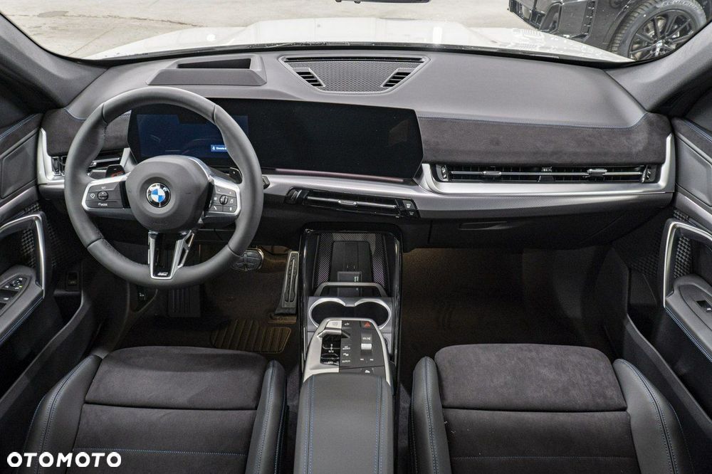 BMW X1 sDrive18i - 12