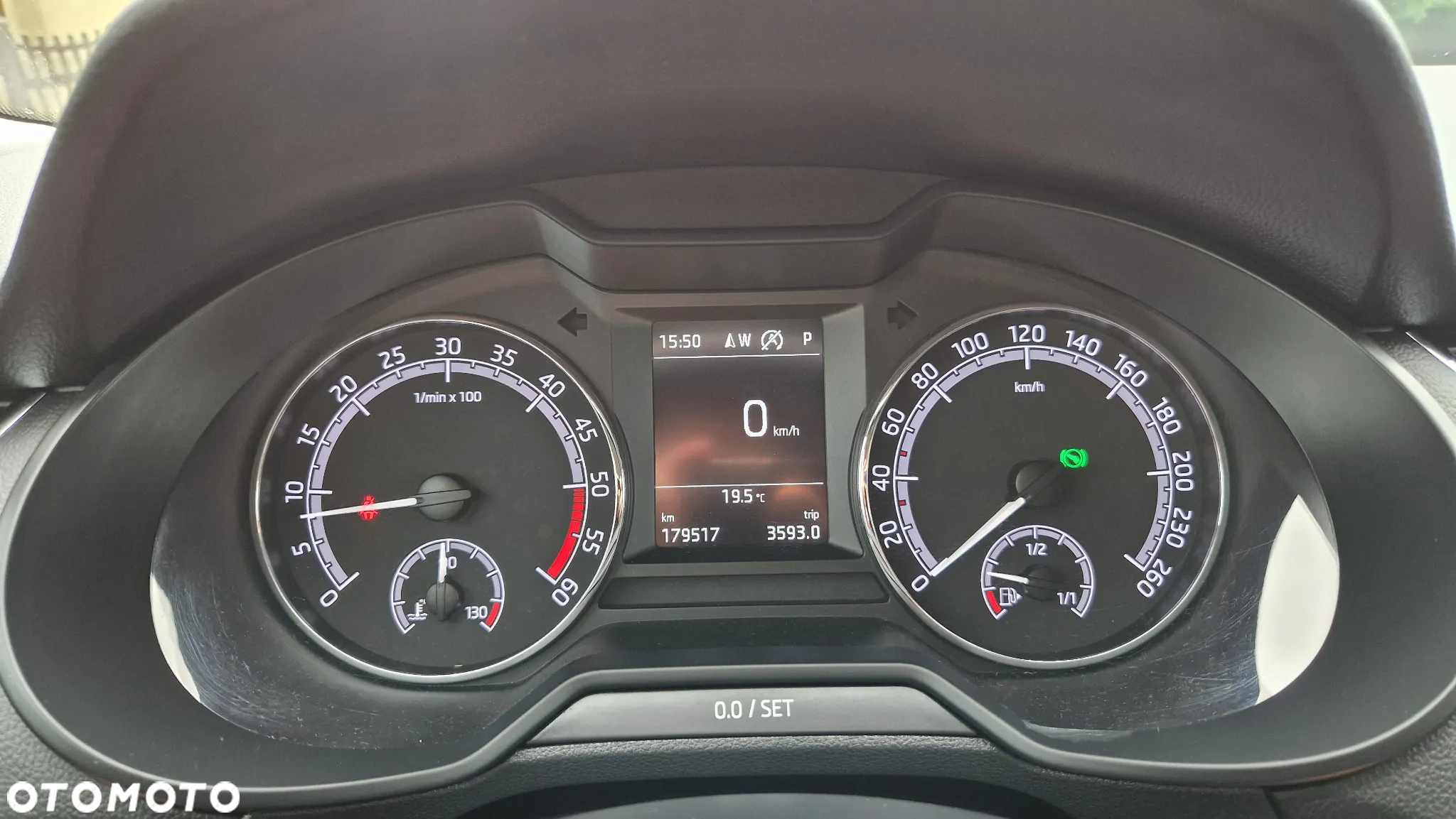 Skoda Octavia 1.6 TDI DSG Clever - 24